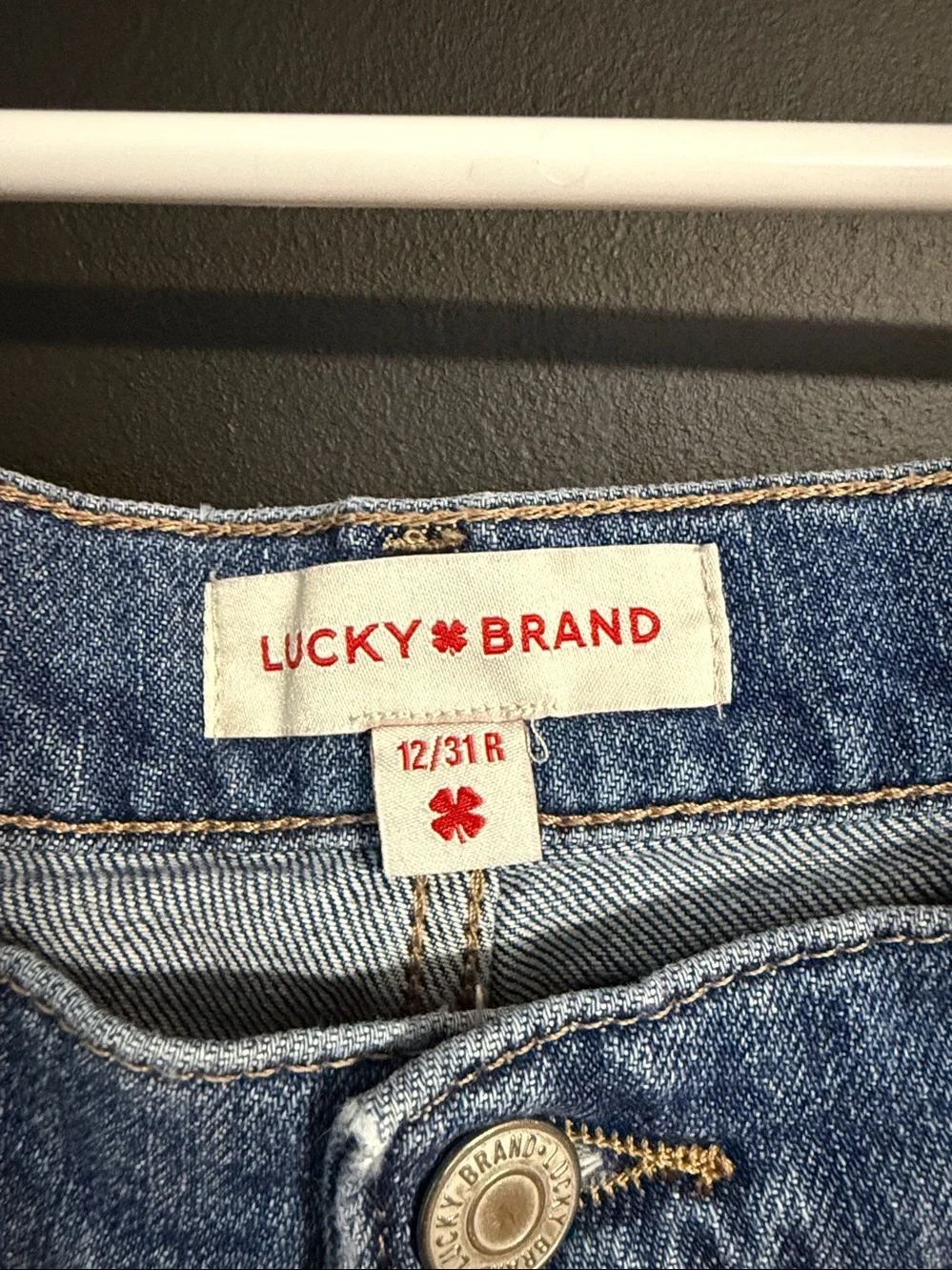 Lucky Brand Boy Mid Rise Relaxed Straight Size: 12/31 R Inseam: 28” uncuffed